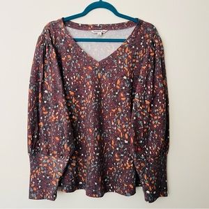 Super cute bubble sleeve top!